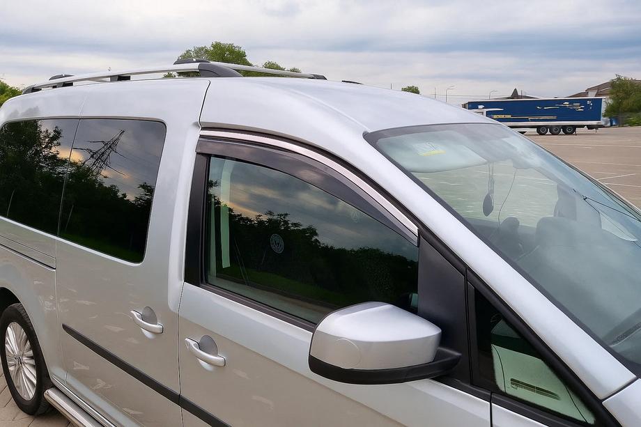 Volkswagen Caddy 2010–2015 Ikkunatuulisuojat kromilistalla Niken Luxury (2 kpl) Image