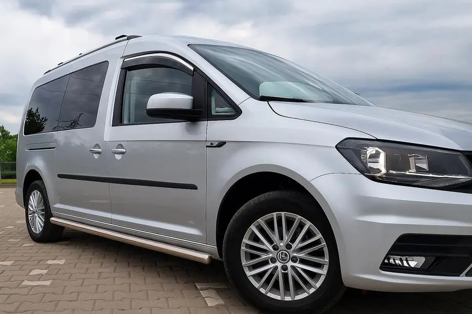 Volkswagen Caddy 2015–2020 Ikkunatuulisuojat kromilistalla Niken Luxury (2 kpl) Image