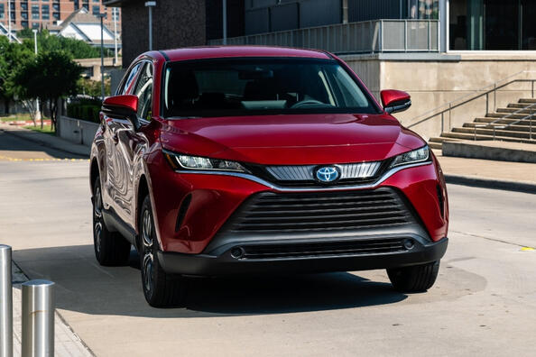 Toyota Venza -koeajo: moderni hybridicrossover