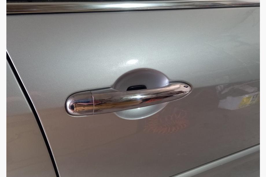 Renault Laguna 2007–2015 Ovenkahvan suojakuoret (4 kpl, ruostumaton teräs) OmsaLine – italialainen ruostumaton teräs Image