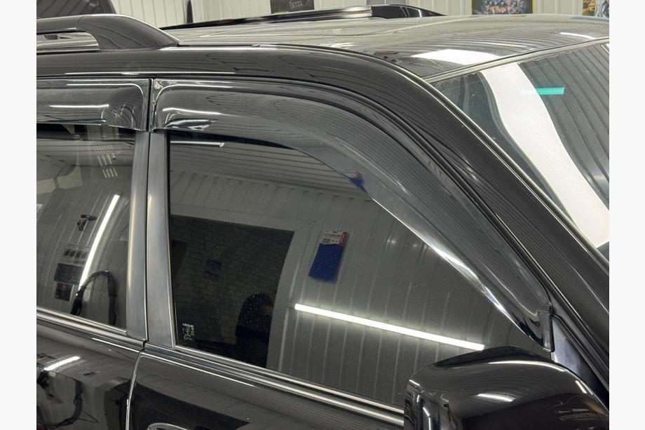 Lexus LX470 1998–2007 Ikkunatuulenohjaimet Niken Luxury (4 kpl) Image