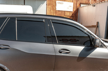 BMW X5 G05 2019–2026 Ikkunatuuliohjaimet, uramalli Niken Luxury (4 kpl) kuva 8