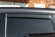 BMW X5 G05 2019–2026 Ikkunatuuliohjaimet, uramalli Niken Luxury (4 kpl) kuva 3
