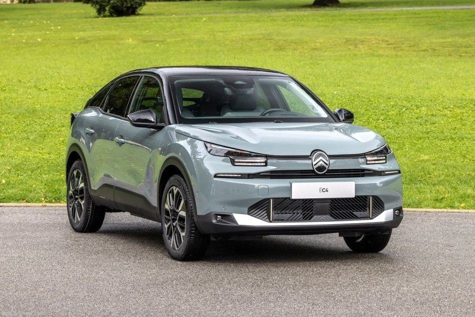 Koeajo: sähköinen viistoperä Citroen e-C4 2024