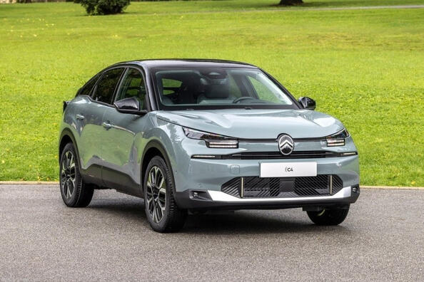 Koeajo: sähköinen viistoperä Citroen e-C4 2024