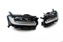 Toyota Land Cruiser 300 2021– Ajovalot kuva 2