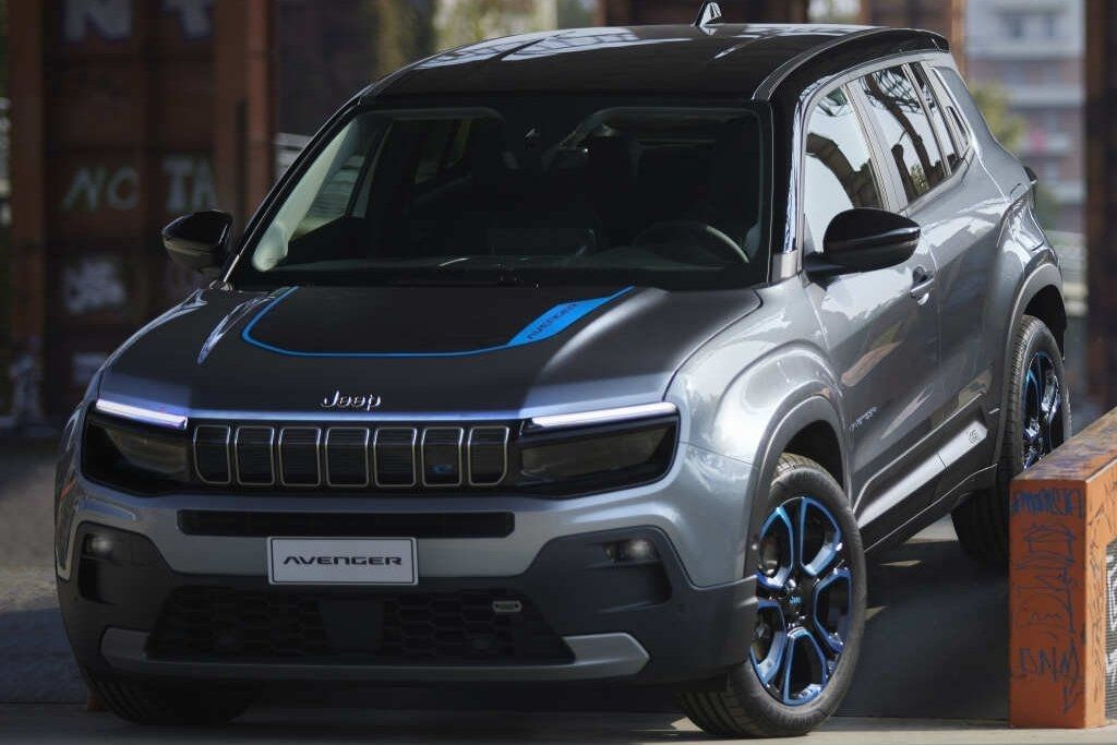 Jeep Avenger EV -koeajo: amerikkalaismerkin sähköinen evoluutio
