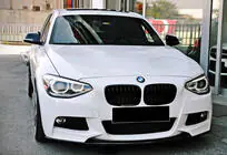 BMW 1-sarja F20/F21 2011–2019 DPT V-3 etulippa (M Performance Style, kiiltävä musta) kuva 3
