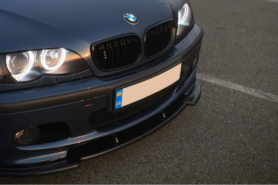 BMW 3-sarja E46 1998–2006 DPT V-1 etulippa (M Sport -malleihin, kiiltävä musta) Kuva 4