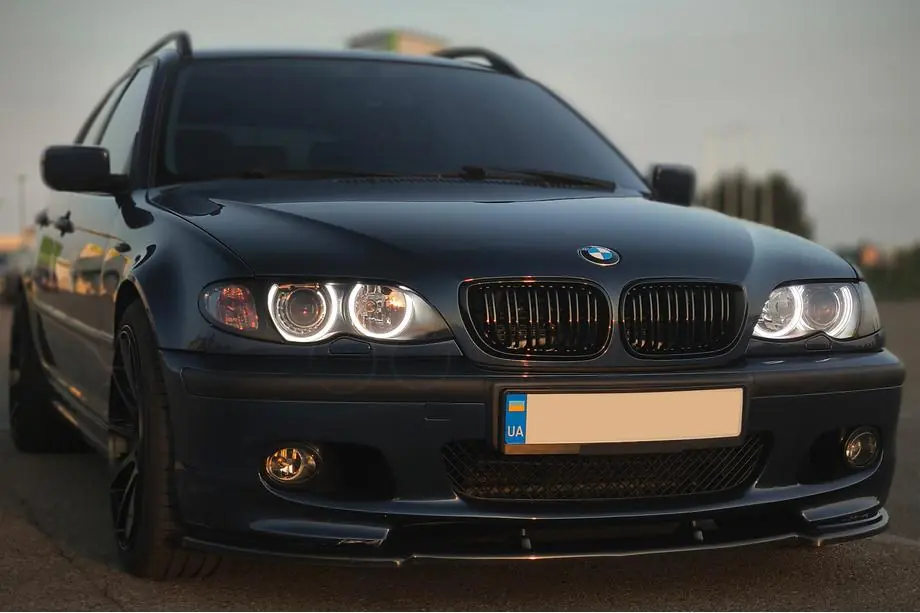 BMW 3-sarja E46 1998–2006 DPT V-1 etulippa (M Sport -malleihin, kiiltävä musta) Kuva 5