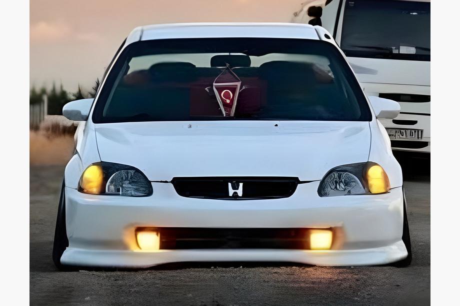 Honda Civic 1995–2001 Etupuskurin lip-spoileri DPT V-1 (musta kiiltävä) Image