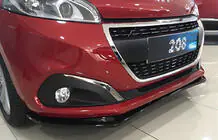 Peugeot 208 2012–2019 DPT etupuskurin lip-spoileri (kiiltävä musta) kuva 1