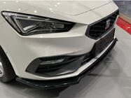 Seat Leon 2020– Etupuskurin lip-spoileri DPT V-2 (kiiltävä musta) kuva 2