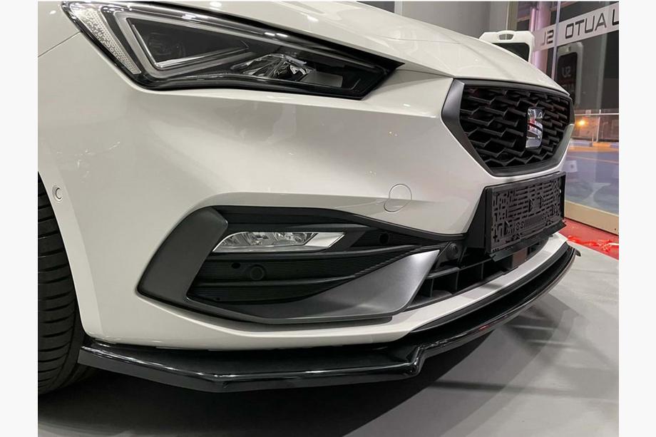 Seat Leon 2020– Etupuskurin lip-spoileri DPT V-2 (kiiltävä musta) Image
