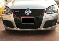 Volkswagen Golf 5 2003–2009 DPT V-2 etulippa (GTI, kiiltävän musta) kuva 1