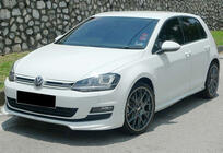 Volkswagen Golf 7/E-Golf 2012–2020 Etupuskurin lip-spoileri DPT V-5 (alkuperäiselle puskurille, 2012-2017, kiiltävän musta) kuva 3