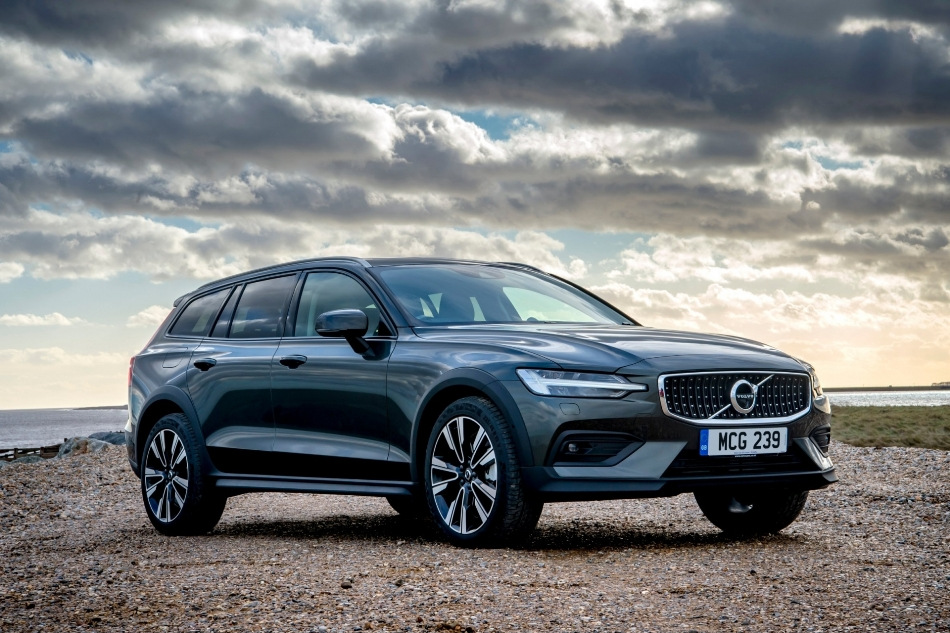 Toisen sukupolven Volvo V60 Cross Country – mukavuutta ja maasto-ominaisuuksia