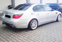 BMW 5-sarja E60/E61 2003–2010 Takadiffuusori DPT (M-5:lle, kiiltävän musta) kuva 3