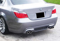 BMW 5-sarja E60/E61 2003–2010 Takadiffuusori DPT (M-5:lle, kiiltävän musta) kuva 2