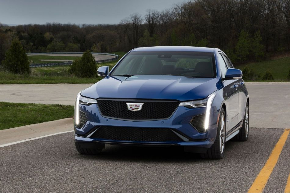 Cadillac CT4 -premiumsedanin koeajo