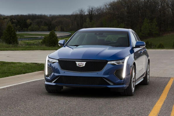 Cadillac CT4 -premiumsedanin koeajo