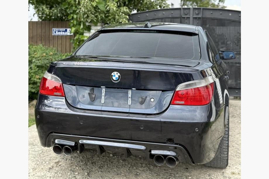BMW 5-sarja E60/E61 2003–2010 Taka diffuusori DPT V-2 (M-Sport, kiiltävän musta) Image