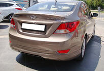 Hyundai Accent 2011–2017 Takadiffuusori DPT (kiiltävä musta) kuva 3