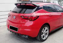 Opel Astra K 2016–2021 Takadiffuusori DPT V-1 (HB, kiiltävä musta) kuva 2