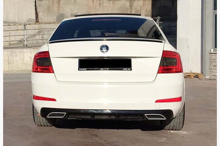 Skoda Octavia III A7 2013–2019 Takadiffuusori DPT V-4 (LB, kiiltävä musta) Image