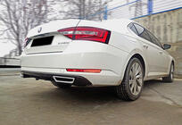 Skoda Superb 2015–2024 Takadiffuusori DPT V-2 (kiiltävä musta) kuva 6