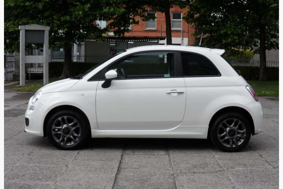 Fiat 500/500L 2013–2022 DPT helmalevikkeet (kiiltävä musta) Image