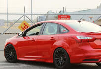 Ford Focus III 2011–2017 DPT kylkihelmat (SD, 2015-2017, kiiltävä musta) kuva 6