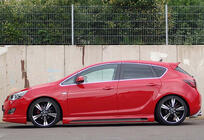 Opel Astra J 2009–2015 Sivuhelmat DPT V-2 (kiiltävä musta) kuva 3
