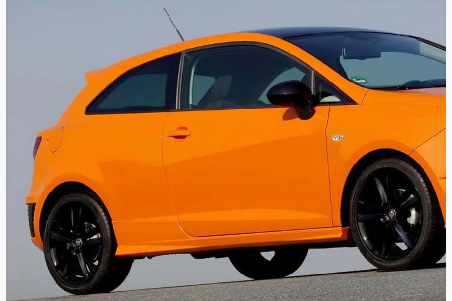Seat Ibiza 2010–2017 Kylkihelmat DPT V-1 (Coupe, kiiltävä musta) Image