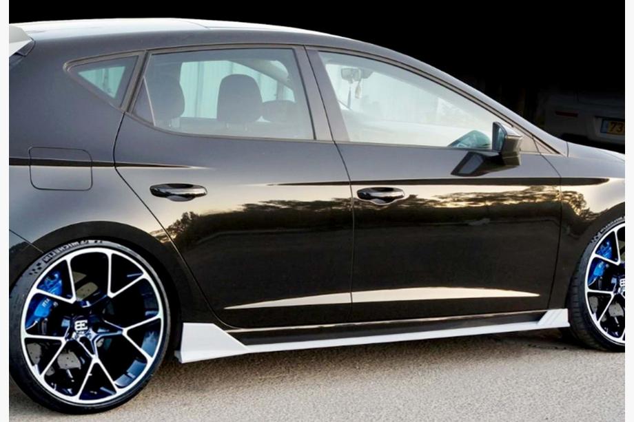 Seat Leon 2013–2020 Sivuhelmat DPT V-3 (2017-2020, kiiltomusta) Image