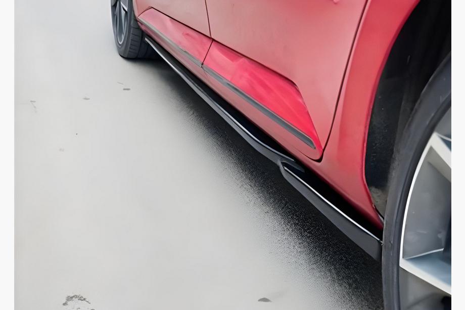 Seat Leon 2013–2020 Sivukynnykset DPT V-6 (kiiltävä musta) Image