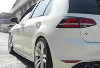 Volkswagen Golf 7/E-Golf 2012–2020 Sivuhelmat DPT V-2 (kiiltävä musta) kuva 3