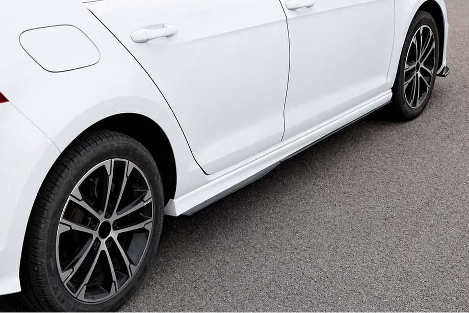 Volkswagen Golf 7/E-Golf 2012–2020 DPT V-4 sivuhelmat (kiiltomusta) Image