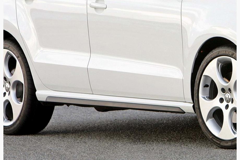Volkswagen Polo 2010–2017 Sivuhelmat DPT V-2 (kiiltävä musta) Kuva 1