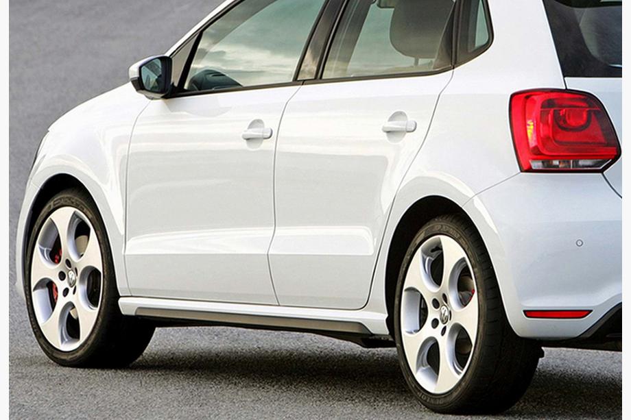 Volkswagen Polo 2010–2017 Sivuhelmat DPT V-2 (kiiltävä musta) Kuva 3
