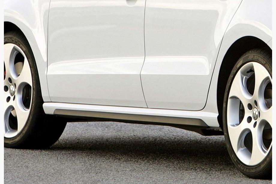 Volkswagen Polo 2010–2017 Sivuhelmat DPT V-2 (kiiltävä musta) Kuva 5