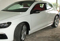 Volkswagen Scirocco 2008–2017 Sivuhelmat DPT V-1 (musta kiiltävä) kuva 4
