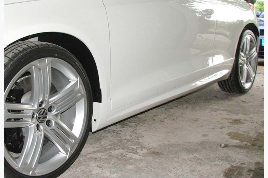 Volkswagen Scirocco 2008–2017 Sivuhelmat DPT V-1 (musta kiiltävä) Image