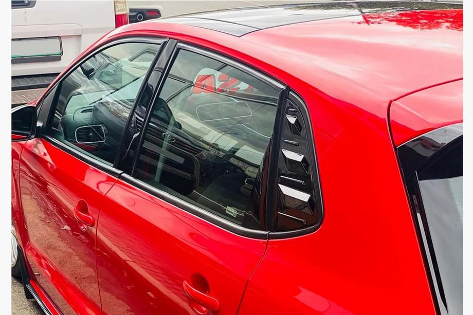 Volkswagen Polo 2017– Takalasien peitelistat DPT (kiiltävän musta, 2 kpl) Image