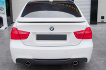 BMW 3-sarja E90/E91 2005–2011 M3-Style-spoileri (E90, kiiltävä musta) kuva 1