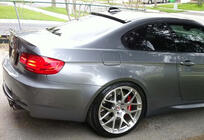 BMW 3-sarja E92/E93 2006–2013 ACS-Style -takaluukun spoileri (E92:lle, kiiltävä musta) kuva 2