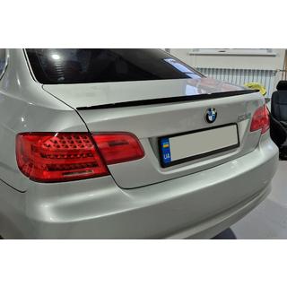 M3-Style-spoileri (E92, kiiltävä musta)