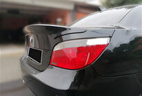 BMW 5-sarja E60/E61 2003–2010 CSL-tyylinen spoileri (kiiltävä musta) kuva 2