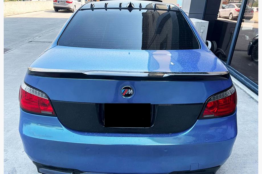 BMW 5-sarja E60/E61 2003–2010 Spoileri M4-Style (kiiltävän musta) Image