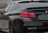 BMW 5-sarja F10/F11 2010–2016 M4-Style V1 spoilerilippa (F10, kiiltävän musta) kuva 5
